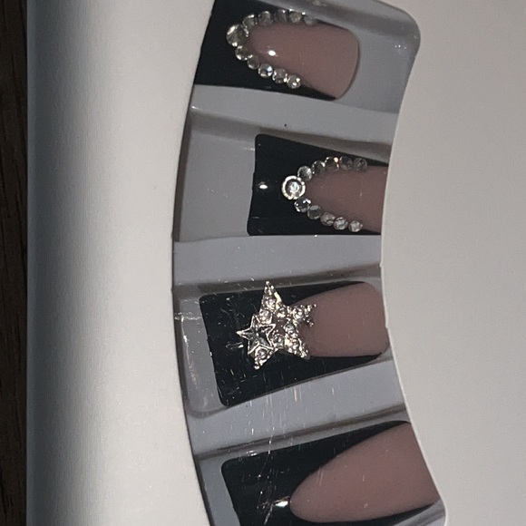 Y2k gothic duck nails - Picture 2 of 3